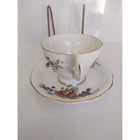 Vintage Queen Anne Bone China Teacup and Saucer Fruit pattern 1960's - Picture 5 of 10